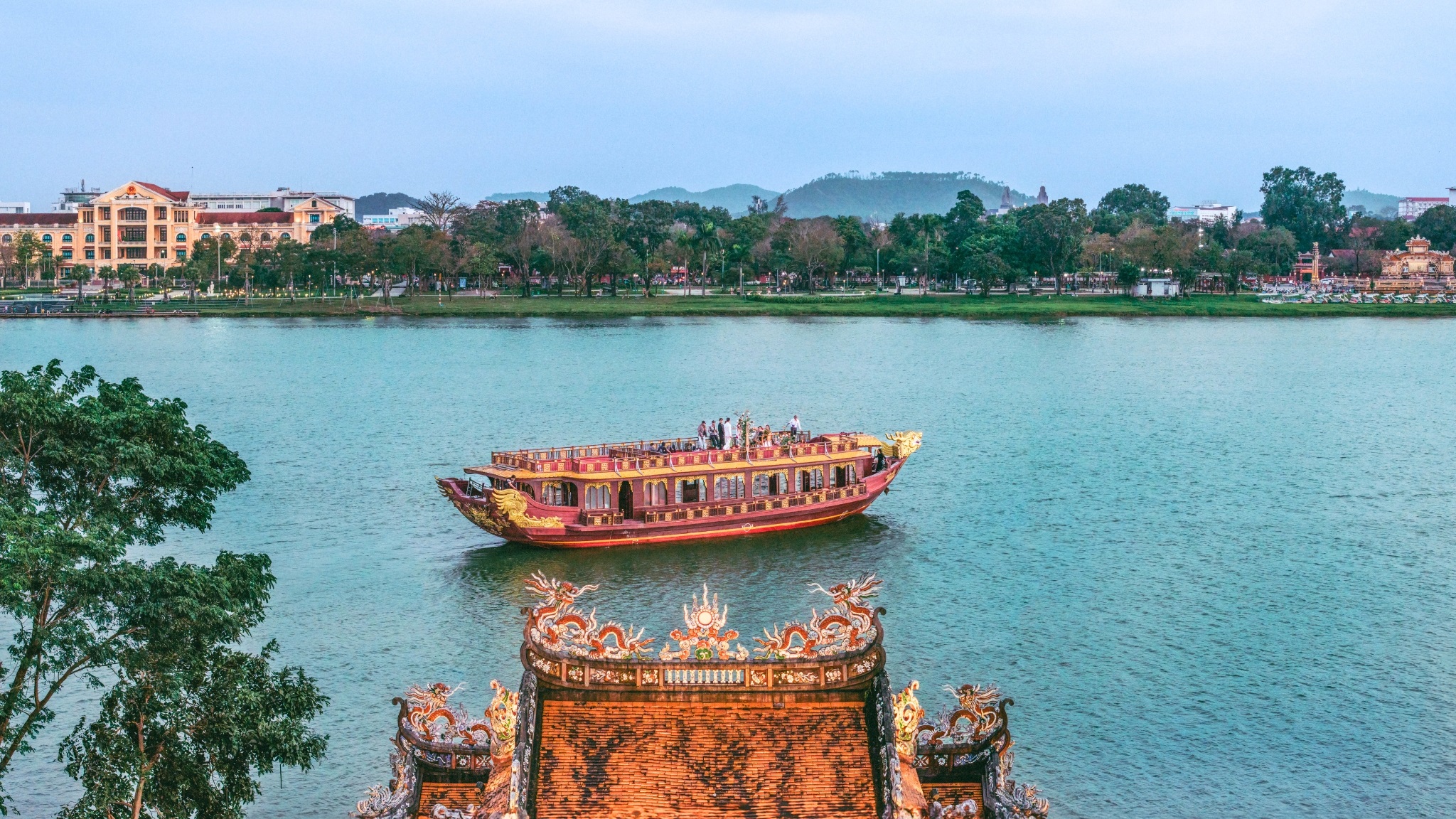 Perfume Pagoda Day Trip